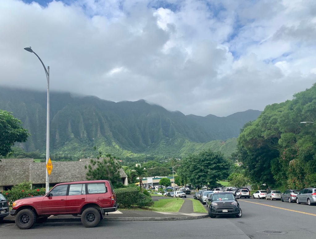 カネオヘから見上げたコオラウ山脈