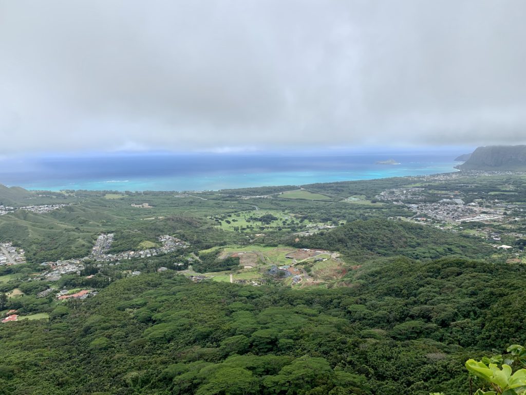 ワイマナロの海にも厚い雲がかかっている